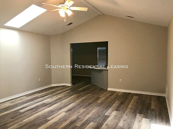 2nd image of 128 Wright Cir