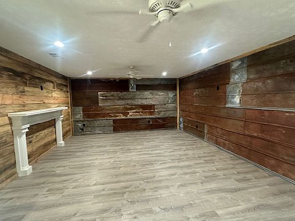 2nd image of 2111 Highway 82 W
