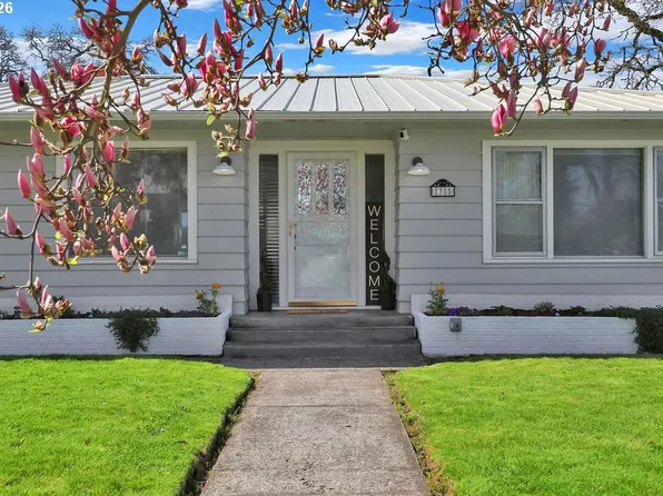 1355 Juniper St, Junction City, OR 97448