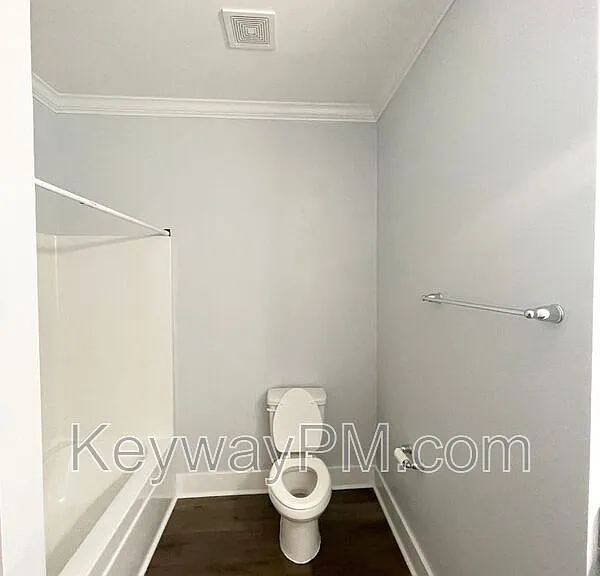 2217 Laurens St — Photo 9