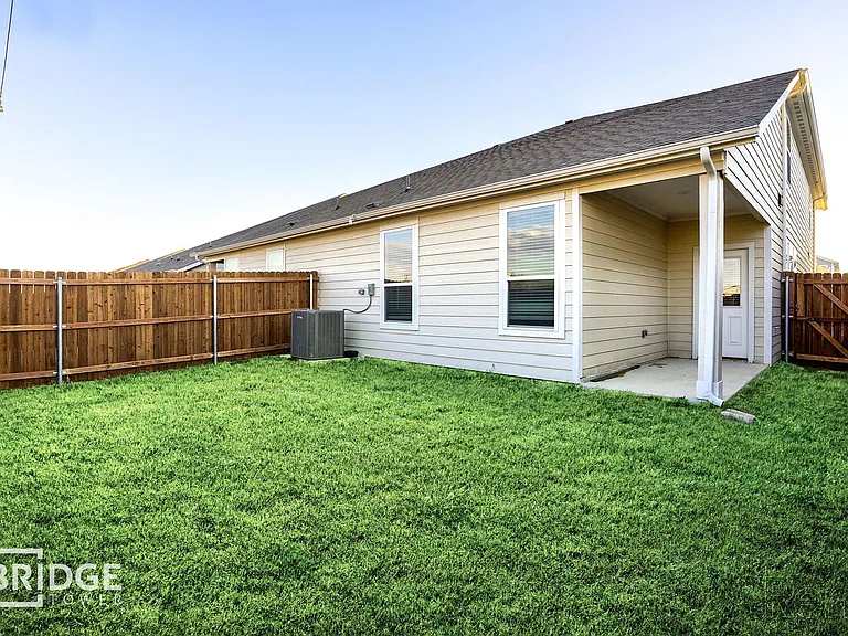 4219 Tobin Dr — Photo 19