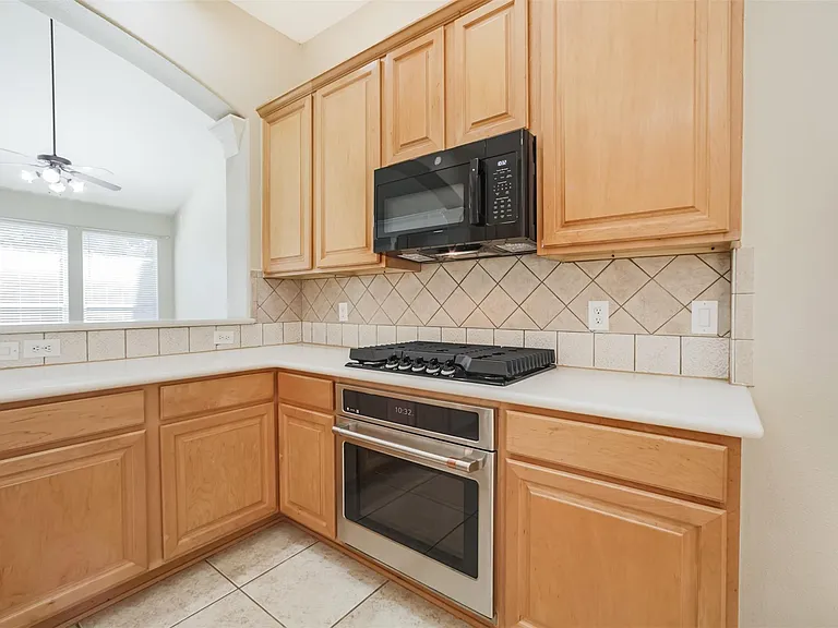 15810 Cypress Hall Dr — Photo 16