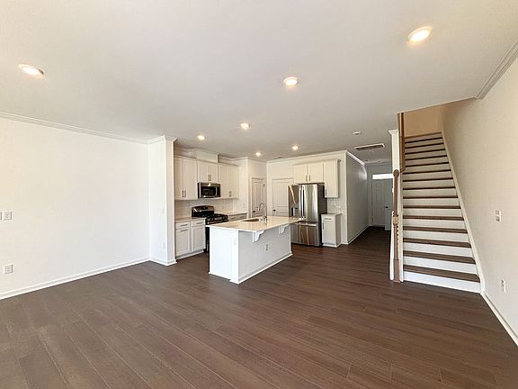 5th image of 2202 Titanium Rock Rd