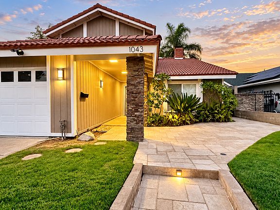 2nd image of 1043 Fuchsia Cir