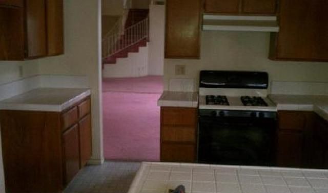 2nd image of 986 Wheaton Dr