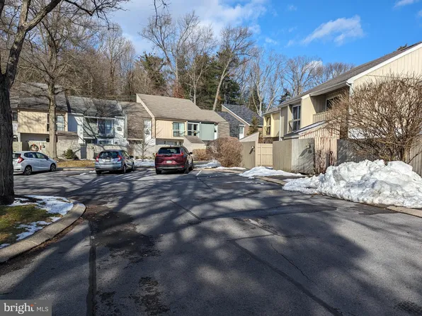 531 Cricklewood Dr, State College, PA 16803