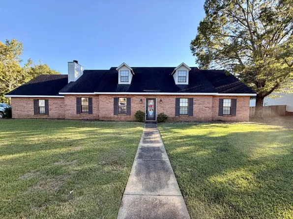 211 Dendron Ave, Troy, AL 36081