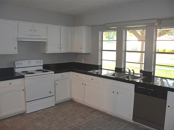 5th image of 2706 Valley Forest Dr