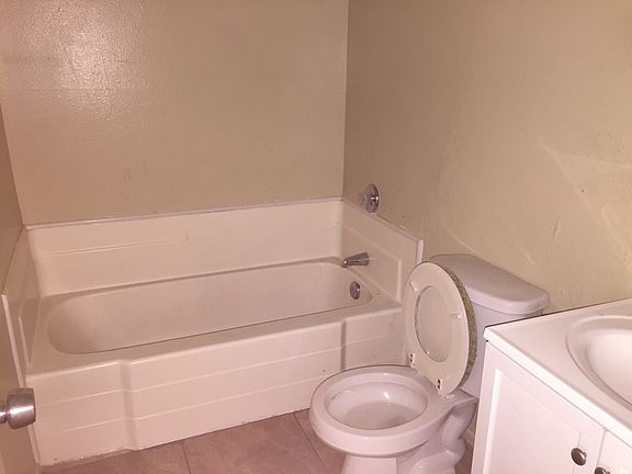 5th image of 4407 N 53rd Ln APT 3