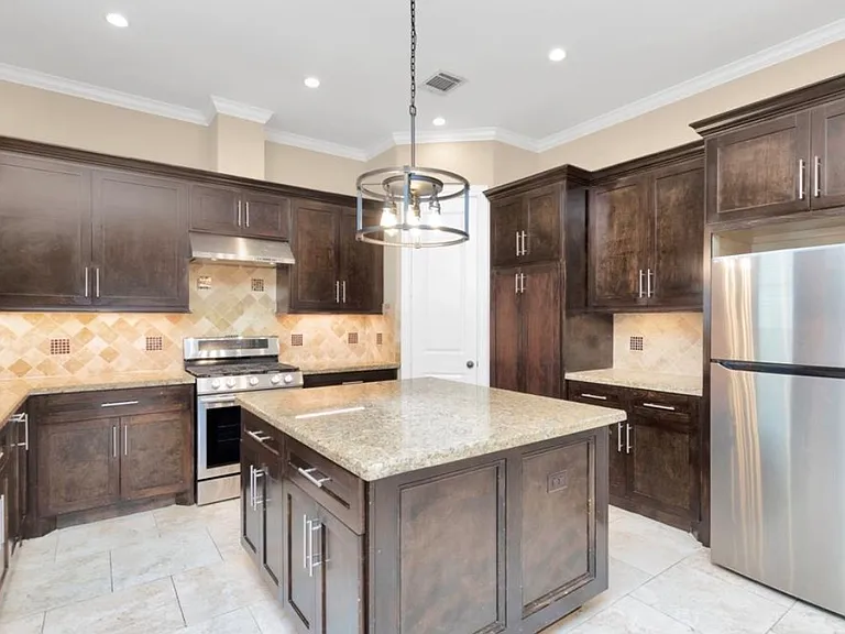 923 Doubletree Glen Dr — Photo 8