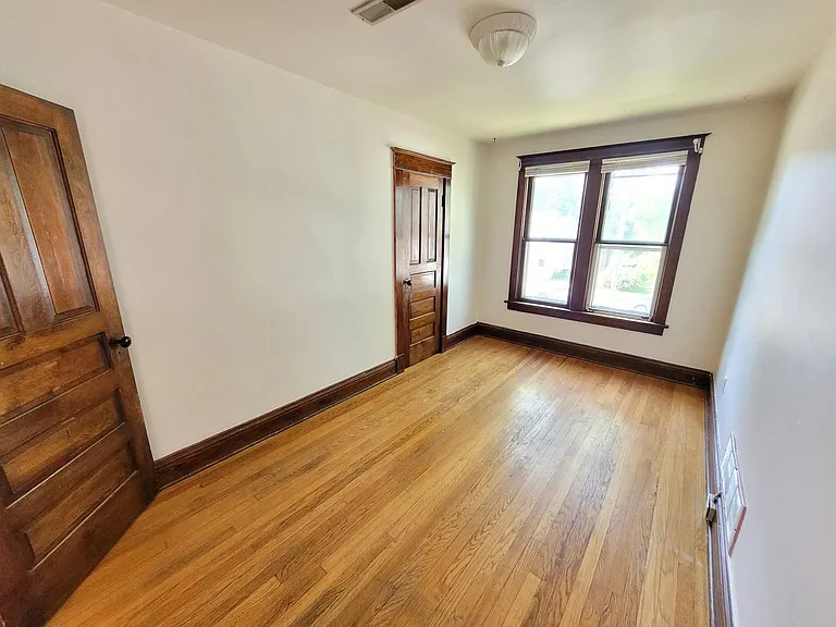 1412 Market St — Photo 4
