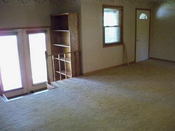 2nd image of 5183 Rosemont Dr