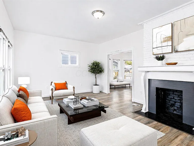 866 E Starr Ave — Photo 8