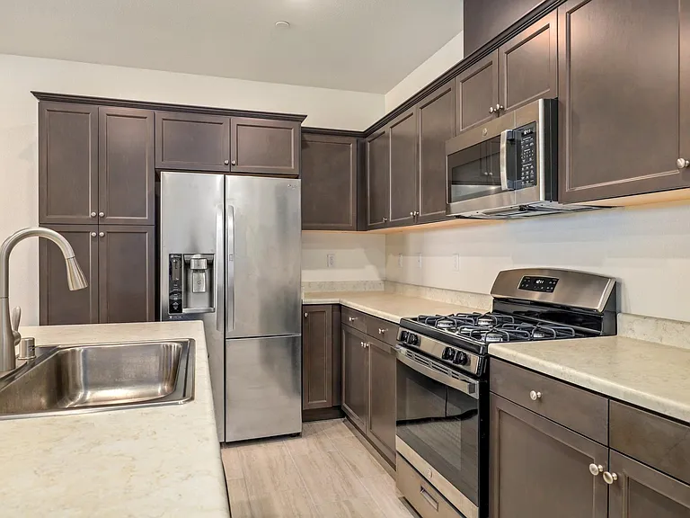 30411 Town Square Dr — Photo 8