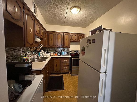 4th image of 460 Ontario St #202