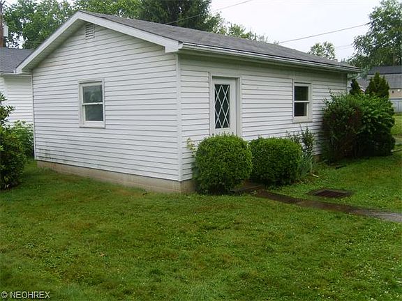 2nd image of 829 Foster Ave