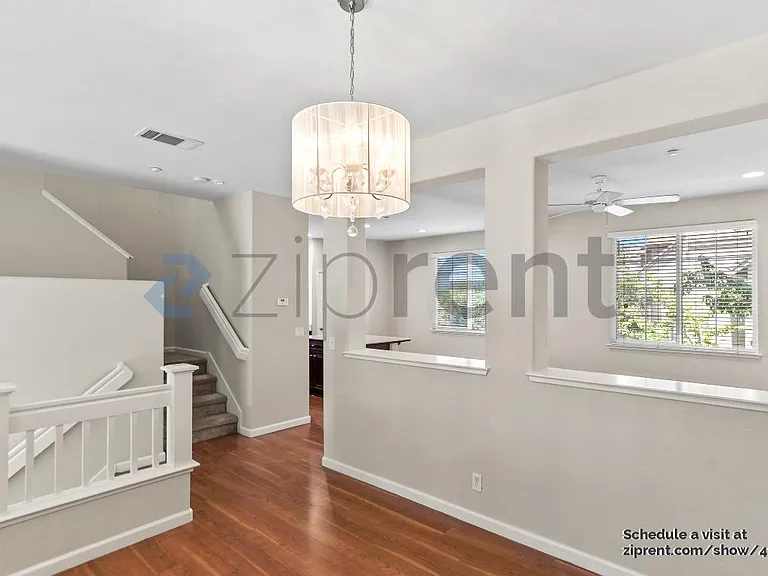 1076 Sapphire Ter — Photo 13