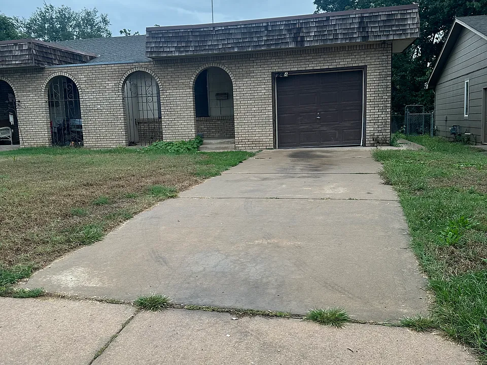 124 S Mary Etta St #A
