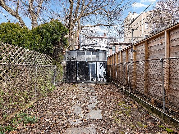 4th image of 297 14th St