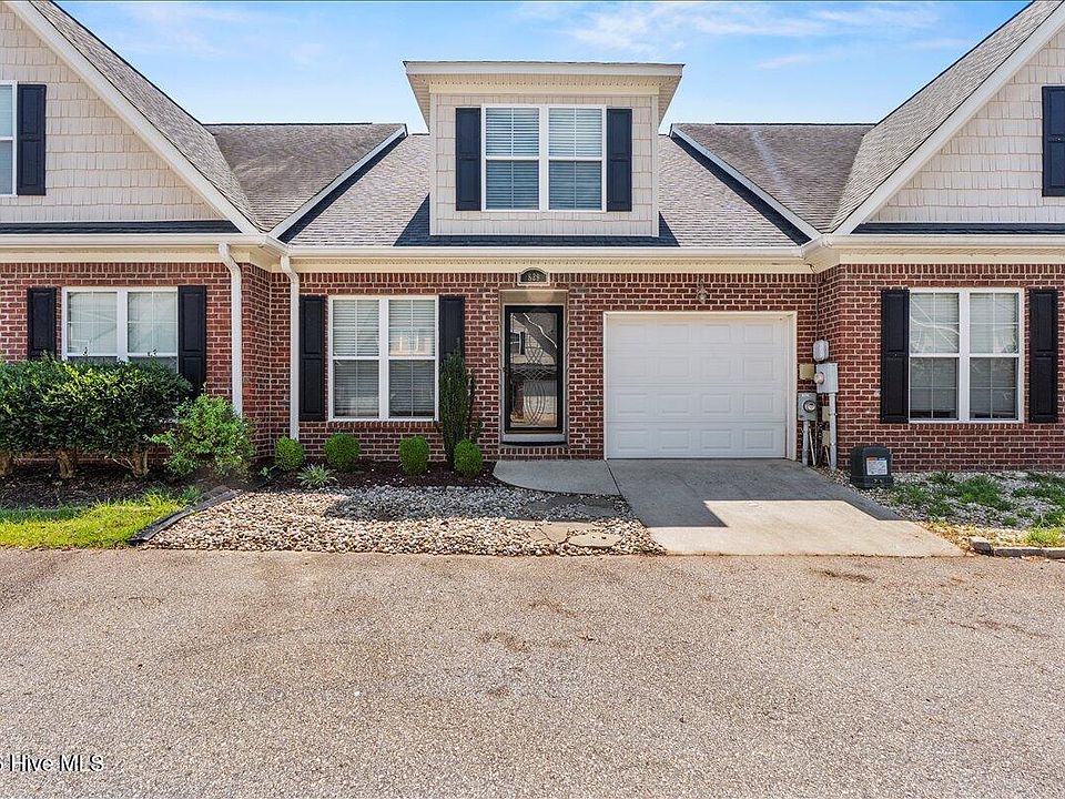 1st image of 829 Landing Drive