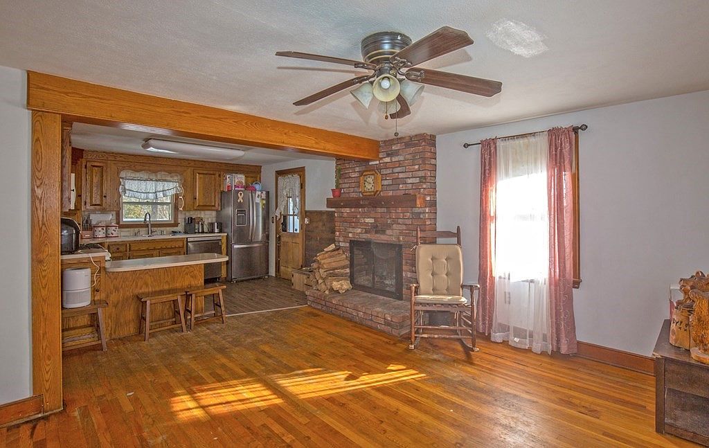 114 Holyoke Rd, Westfield, MA 01085 Zillow