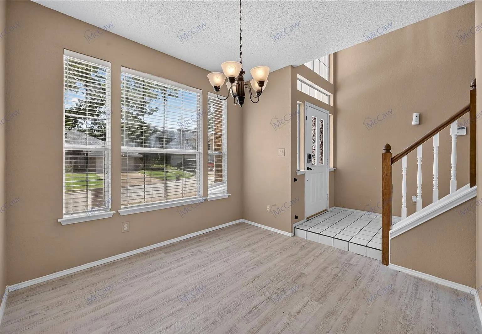 3 bed, 2.5 bath, 2024 sqft, $2,500 — Photo 2