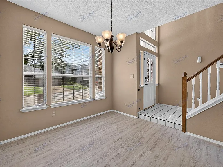 7845 Ember Oaks Dr — Photo 2