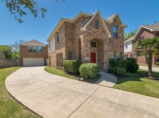 204 Republic Ln, Euless, TX 76040