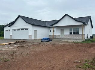 5628 N Sequoia Dr, Appleton, WI 54913