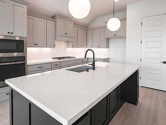 3rd image of 3134 Bee Hill
