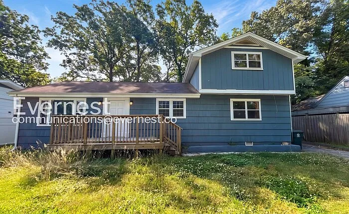 5008 Golfview Dr — Photo 1