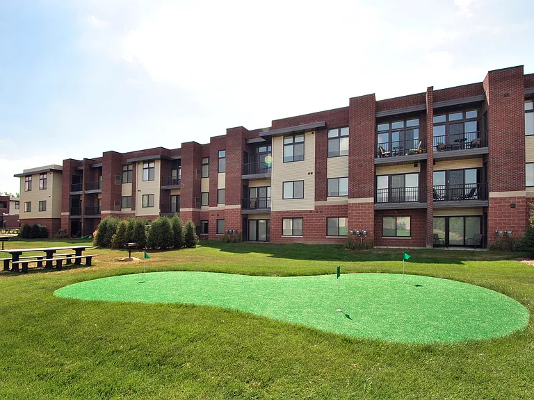 42 West Apartments — Photo 13