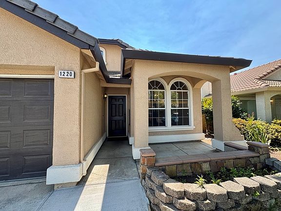 2nd image of 1220 Arbor Dr
