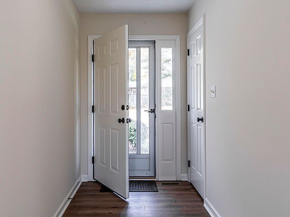 4th image of 308 Bridgeside Dr