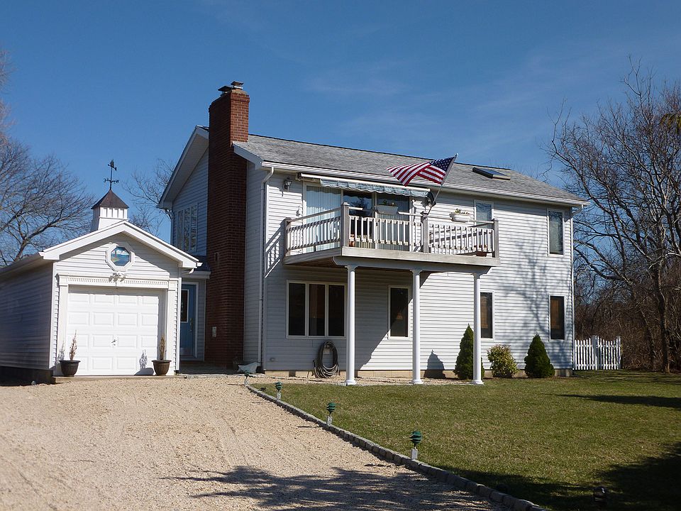 1st image of 104 W Lake Dr