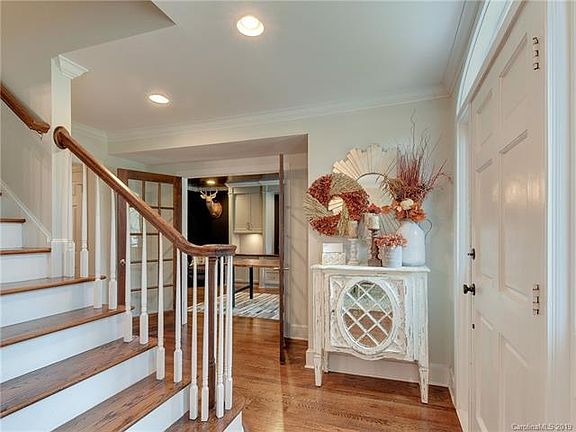 4th image of 3030 Ingelow Ln