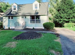 115 Cook Dr, Baldwinsville, NY 13027