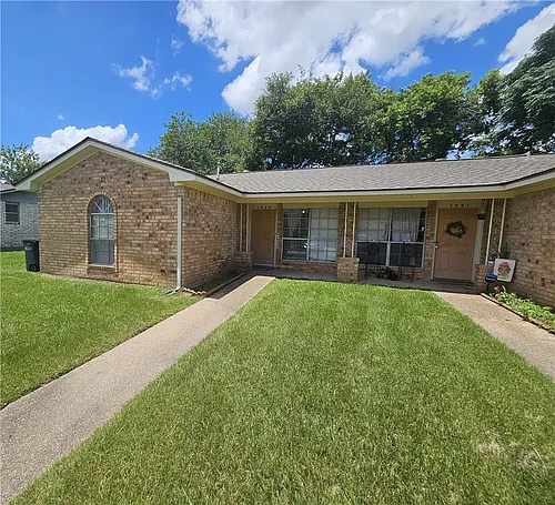 1529 Hillside Dr Photo 1 1529 Hillside Dr Photo 1