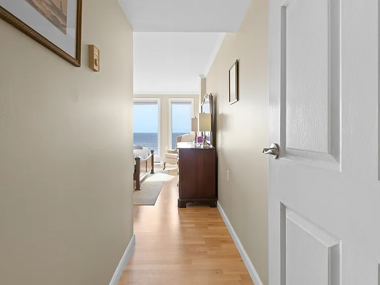1 Seacliff Ave — Photo 30