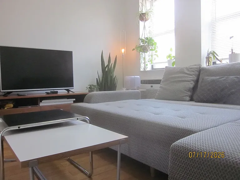 140 Richardson St #3 — Photo 5