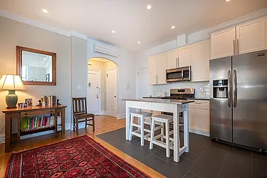 Rented by Rita S Citrin, LREB