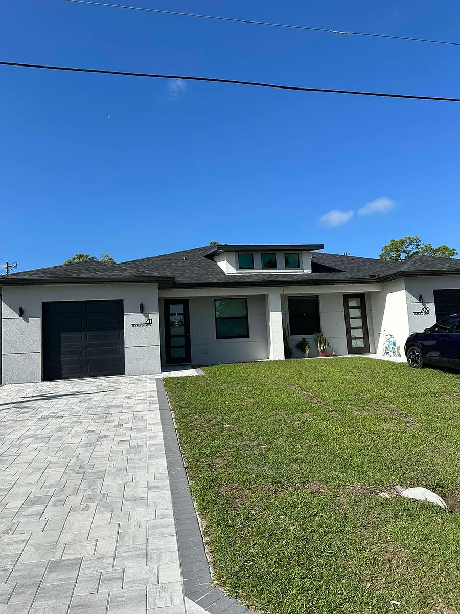 Building Photo - 201 Lomond Dr #201