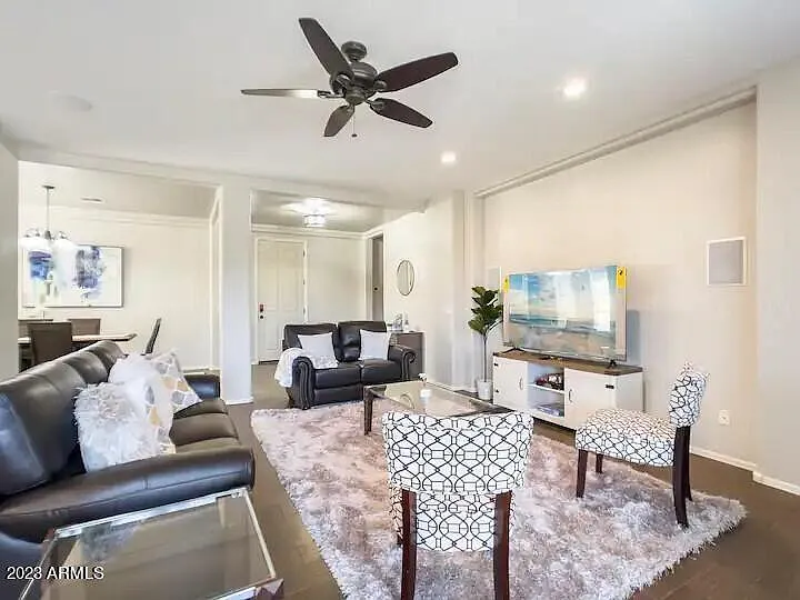 4 bed, 1918 sqft, $3,500 — Photo 4
