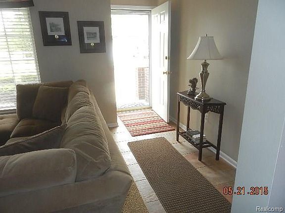 2nd image of 5253 Twin Oaks Dr