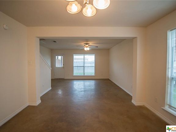 5th image of 4004 Cambridge Dr