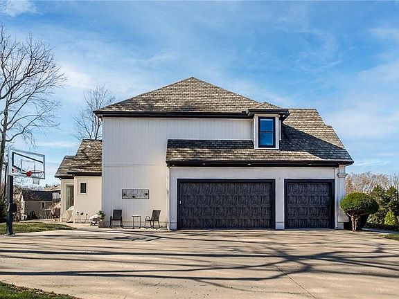 5th image of 9205 Redbud Ln