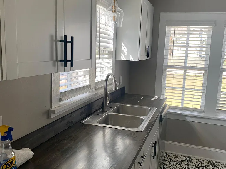 506 N Monroe Ave — Photo 4