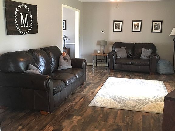 Spacious living room