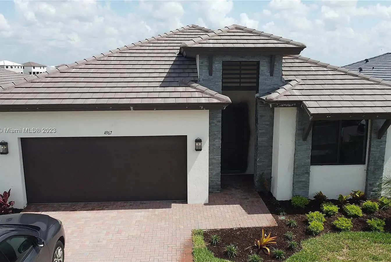 4 bed, 2200 sqft, $3,200 — Photo 2