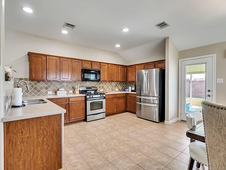9015 Springcroft Ct — Photo 22